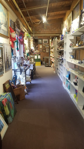 Consignment Shop «Consignment Gallery at 56», reviews and photos, 56 Sterling St, Clinton, MA 01510, USA