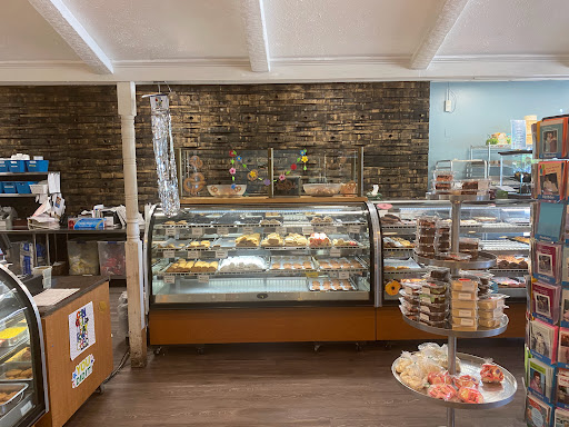 Bakery «Heitzman Traditional Bakery and Deli», reviews and photos, 9426 Shelbyville Rd, Louisville, KY 40222, USA