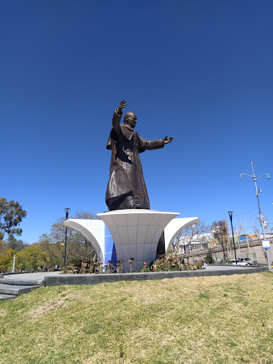 Monumento Al Papa San Juan Pablo II