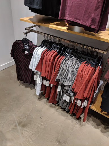 Clothing Store «Express», reviews and photos, 6847 Springfield Mall, Springfield, VA 22150, USA