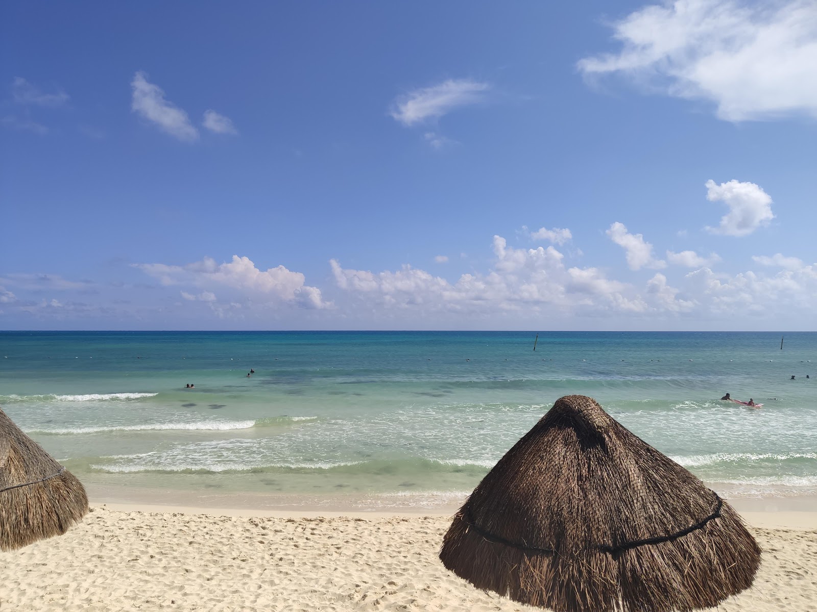 Φωτογραφία του Grand Riviera Cancun με μακρά ευθεία ακτή