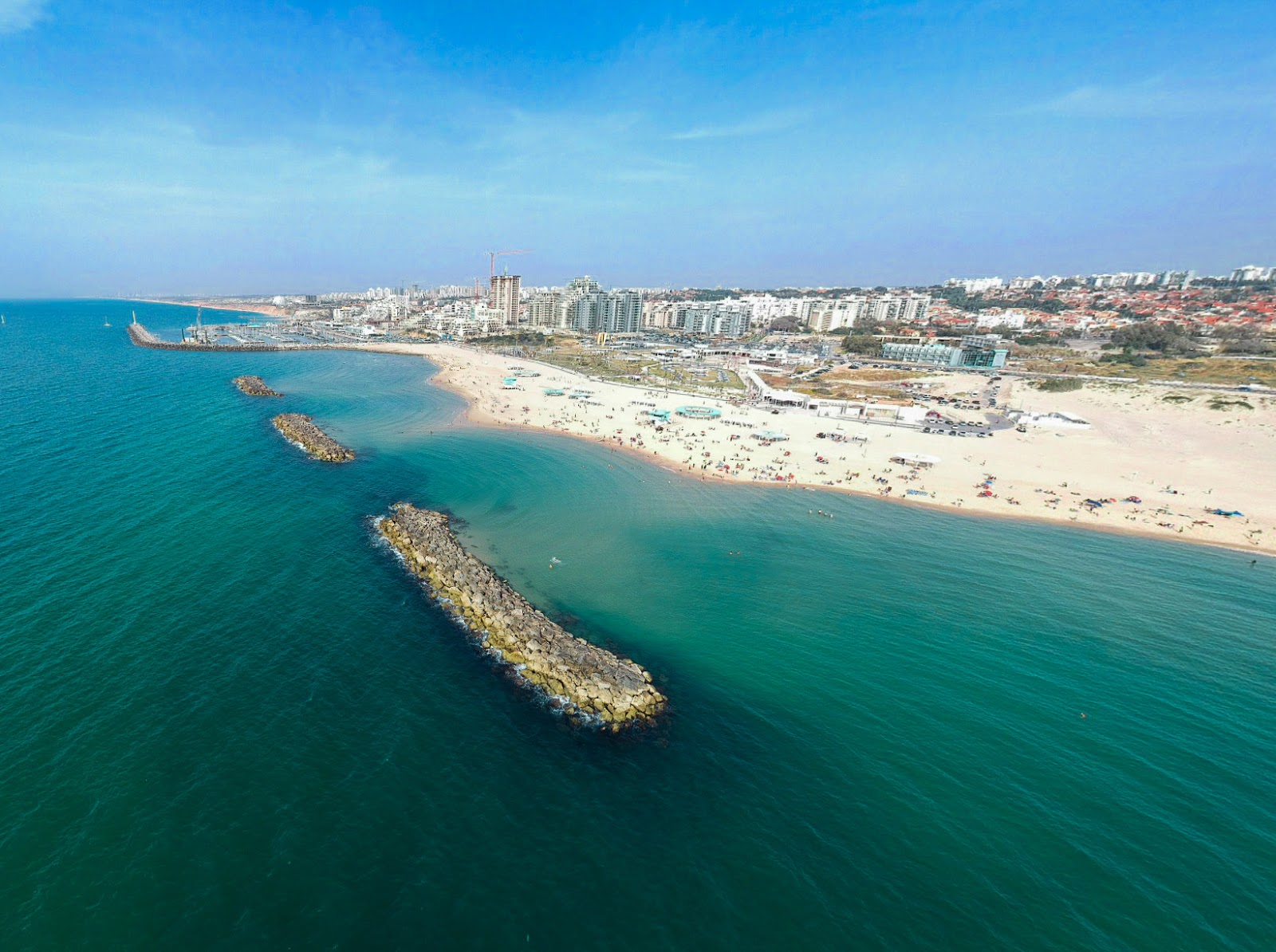 Foto di Delila beach con una superficie del sabbia beige fine
