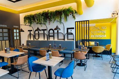 TOTALE Ristorante Pizzería - Av. las Retamas, 69b, 28922 Alcorcón, Madrid, Spain