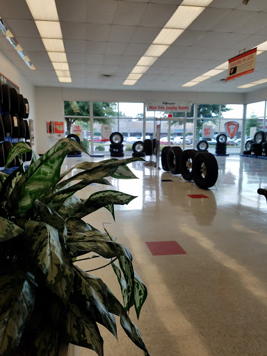 Tire Shop «Firestone Complete Auto Care», reviews and photos, 49 E Antrim Dr, Greenville, SC 29607, USA