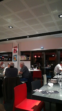 Atmosphère du Restaurant Globe La Brasserie à Saint-Genest-Lerpt - n°10