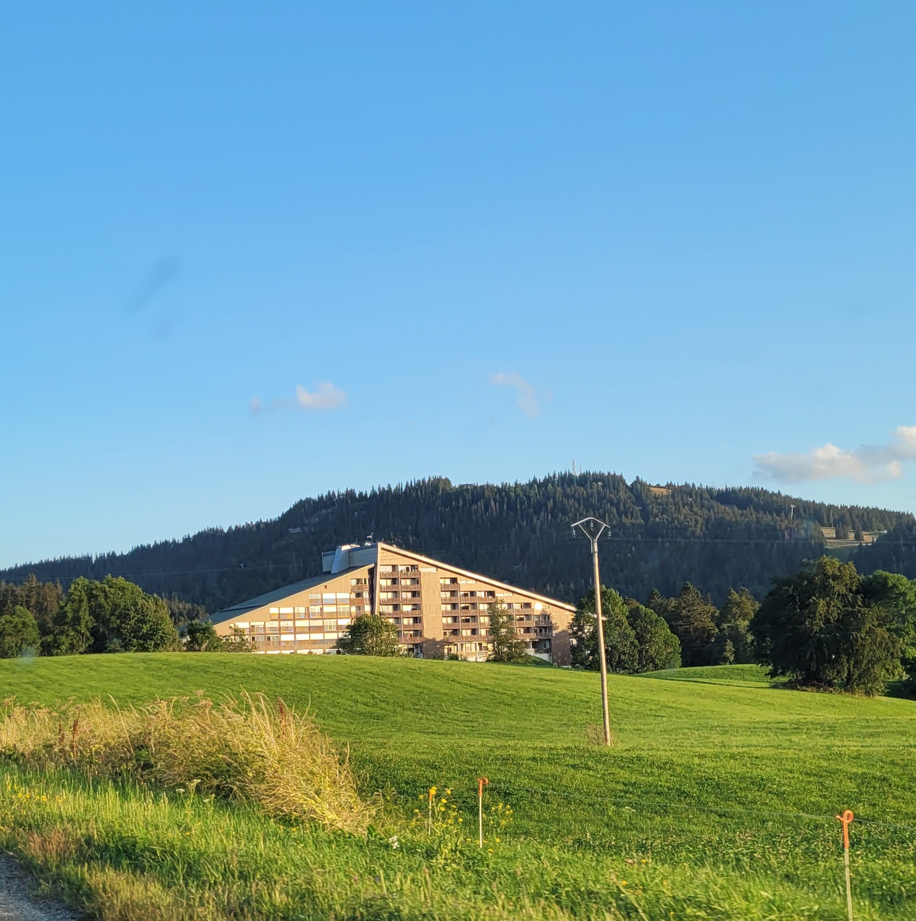 Photo n° 2 de l'avis de Emna.. fait le 04/08/2023 à 09:10