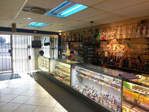 Tobacco Shop «Recked Smoke Shop», reviews and photos, 8216 W Waters Ave, Tampa, FL 33615, USA