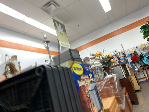 Thrift Store «Fountain Hills Goodwill Retail Store & Donation Center», reviews and photos, 13757 N Fountain Hills Blvd, Fountain Hills, AZ 85268, USA
