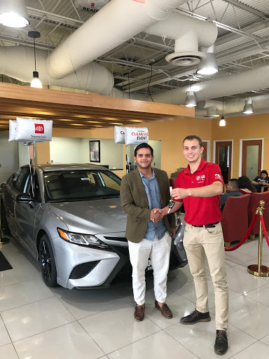 Toyota Dealer «Koons Arlington Toyota», reviews and photos, 4045 Lee Hwy, Arlington, VA 22207, USA