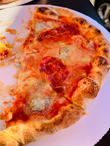 Pizzeria corte vècia in Vezzano sul Crostolo, Provincia di Reggio Emilia