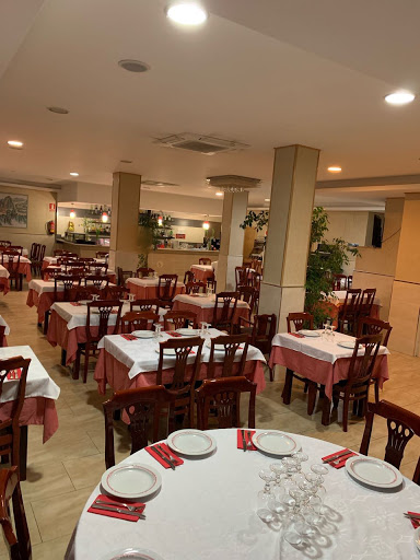 Restaurante DIAMANTE ROJO 中餐厅 en San Martín de Valdeiglesias