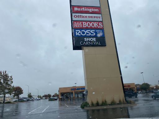 Clothing Store «Ross Dress for Less», reviews and photos, 8021 E Kellogg Dr, Wichita, KS 67207, USA