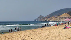 Montara Beach'in fotoğrafı dağlarla çevrili
