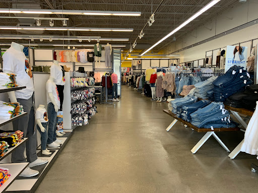 Clothing Store «Old Navy», reviews and photos, 4300 Towne Center Dr, Louisville, KY 40241, USA