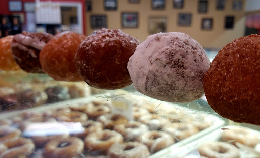 Donut Shop «Old Town Donut Shop», reviews and photos, 3941 Mid Rivers Mall Dr, St Peters, MO 63376, USA