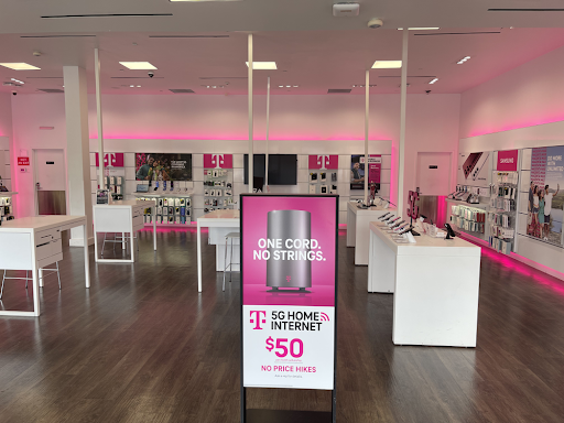 Cell Phone Store «T-Mobile», reviews and photos, 1171 NW Sammamish Rd, Issaquah, WA 98027, USA