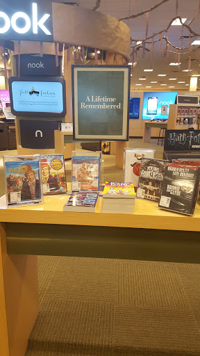 Book Store «Barnes & Noble», reviews and photos, 6501 Grape Rd #1200, Mishawaka, IN 46545, USA