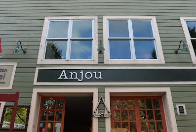 Anjou & the Little Pear Home