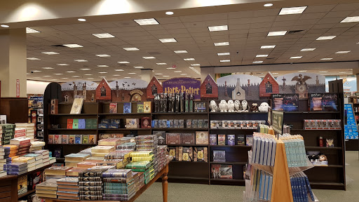 Book Store «Barnes & Noble», reviews and photos, 444 Broadway, Saugus, MA 01906, USA