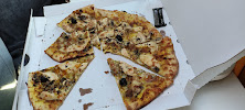 Plats et boissons du Pizzeria Volvic Pizza - n°1