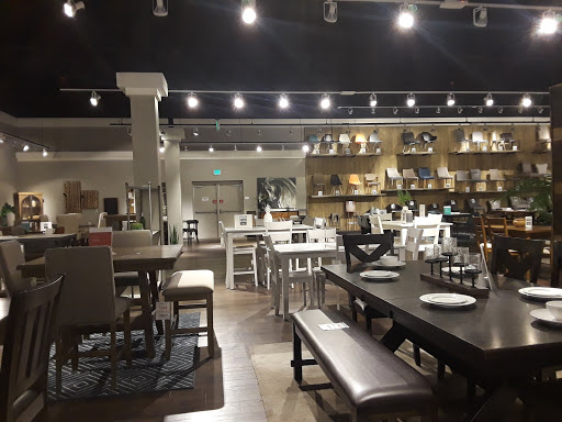 Furniture Store «Living Spaces - Glendale, AZ», reviews and photos, 6767 W Bell Rd, Glendale, AZ 85308, USA