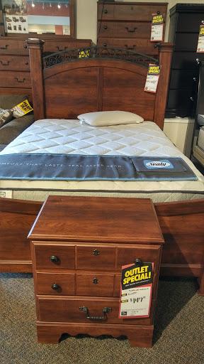 Furniture Store «Gardner-White Furniture», reviews and photos, 7680 Telegraph Rd, Taylor, MI 48180, USA