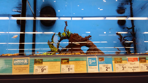 Pet Supply Store «Petco Animal Supplies», reviews and photos, 3975 Cascades Blvd #30, Kent, OH 44240, USA