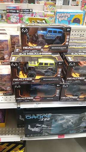 Home Improvement Store «Menards», reviews and photos, 572 E 16th St, Holland, MI 49423, USA