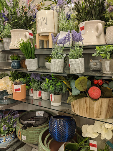 Shopping Mall «Shops at Vineyard Village», reviews and photos, 2800 Texas 121 Business, Euless, TX 76039, USA