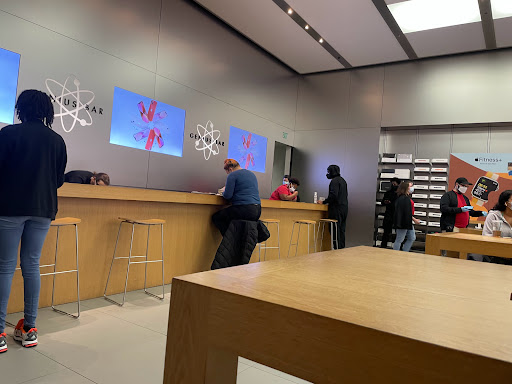 Computer Store «Apple Walnut Street», reviews and photos, 1607 Walnut St, Philadelphia, PA 19103, USA