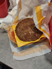 Cheeseburger du Restauration rapide McDonald's à La Flèche - n°2