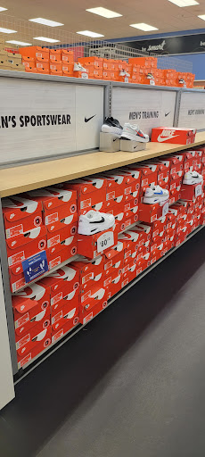 Shoe Store «Shoe Carnival», reviews and photos, 5743 Harvey St, Muskegon, MI 49444, USA