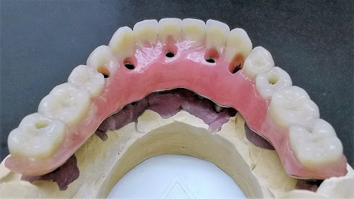 Centre de prothèses dentaires LABORATOIRE DE PROTHESE DENTAIRE FRANCOIS ARMAGNACQ Ciboure