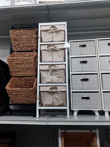 Home Goods Store «At Home», reviews and photos, 1811 N Dixie Hwy, Elizabethtown, KY 42701, USA