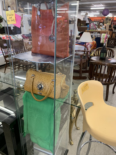 Thrift Store «JUNK 4 UR TRUNK THRIFT STORE», reviews and photos, 5494 New Jesup Hwy, Brunswick, GA 31523, USA