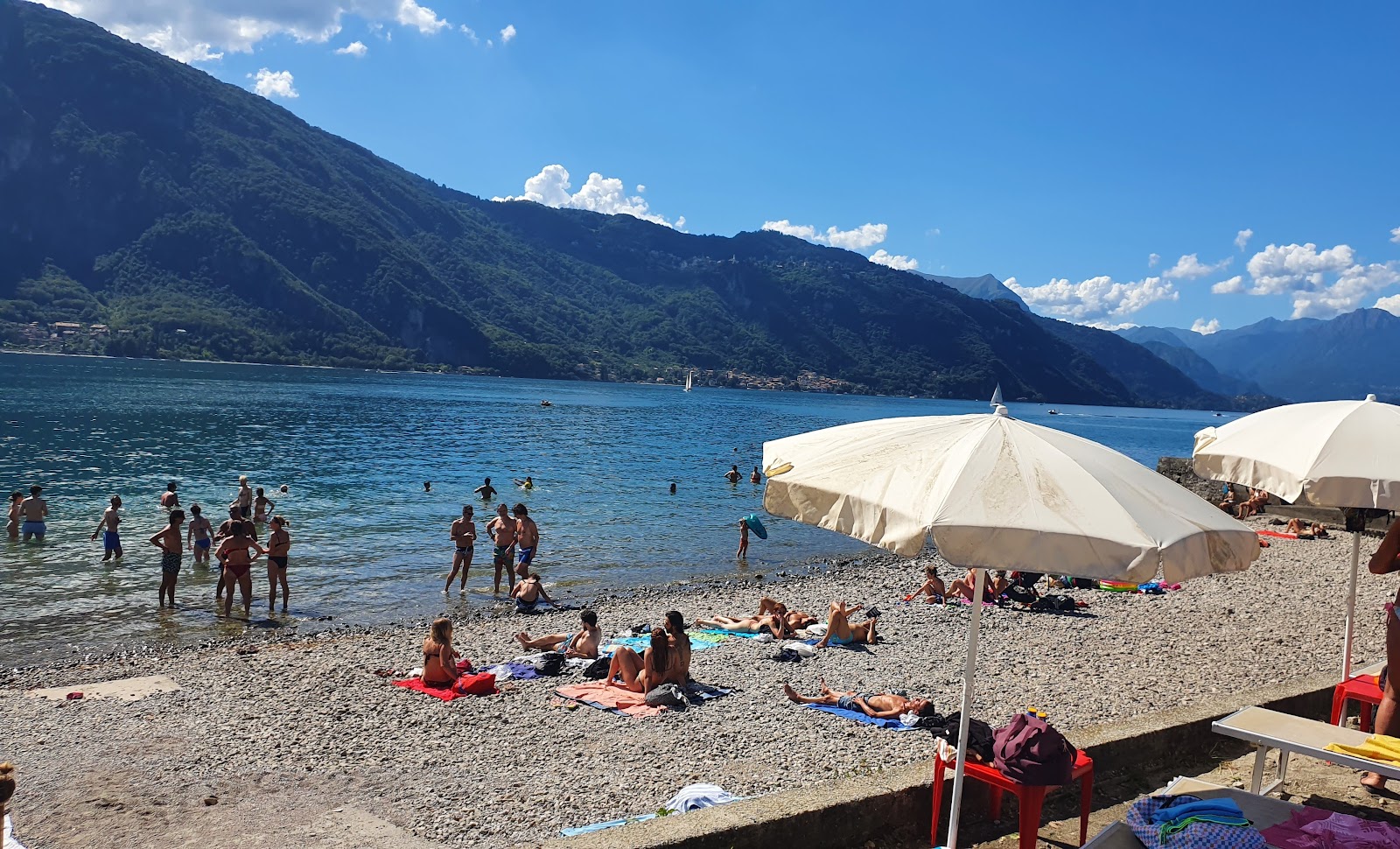 Lido Mandello del Lario 🏖️ Lecco, Italy - detailed features, map, photos, image size:1600x970