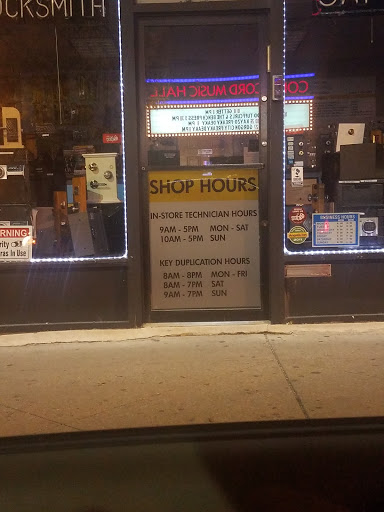 Locksmith «Chicago Locksmiths», reviews and photos, 2048 N Milwaukee Ave, Chicago, IL 60647, USA