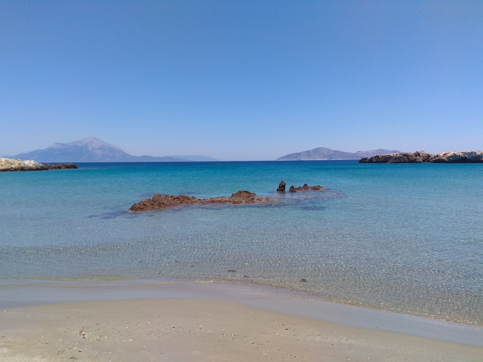 Foto van Agios Georgios gelegen in een natuurlijk gebied