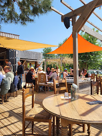 Atmosphère du Restaurant La Toue Cabanée - Guinguette à Gennes-Val-de-Loire - n°18