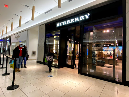 Clothing Store «Burberry Outlet», reviews and photos, 5220 Fashion Outlets Way, Rosemont, IL 60018, USA