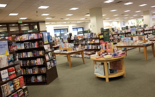 Book Store «Barnes & Noble», reviews and photos, 1317 Lloyd Center, Portland, OR 97232, USA