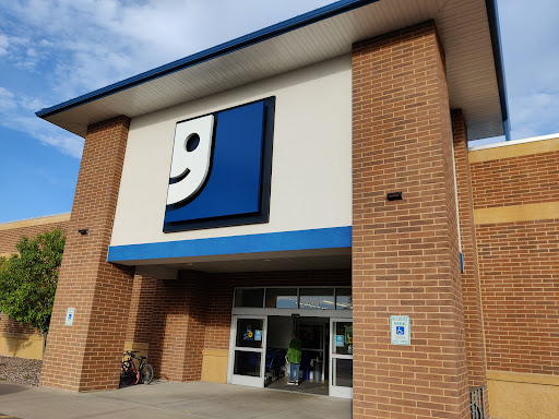 Thrift Store «Lake Hallie Goodwill Retail Store & Training Center», reviews and photos, 2759 S Prairie View Rd, Chippewa Falls, WI 54729, USA