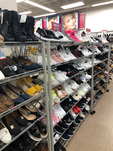 Clothing Store «Burlington Coat Factory», reviews and photos, 6350 Seven Corners Center, Falls Church, VA 22044, USA