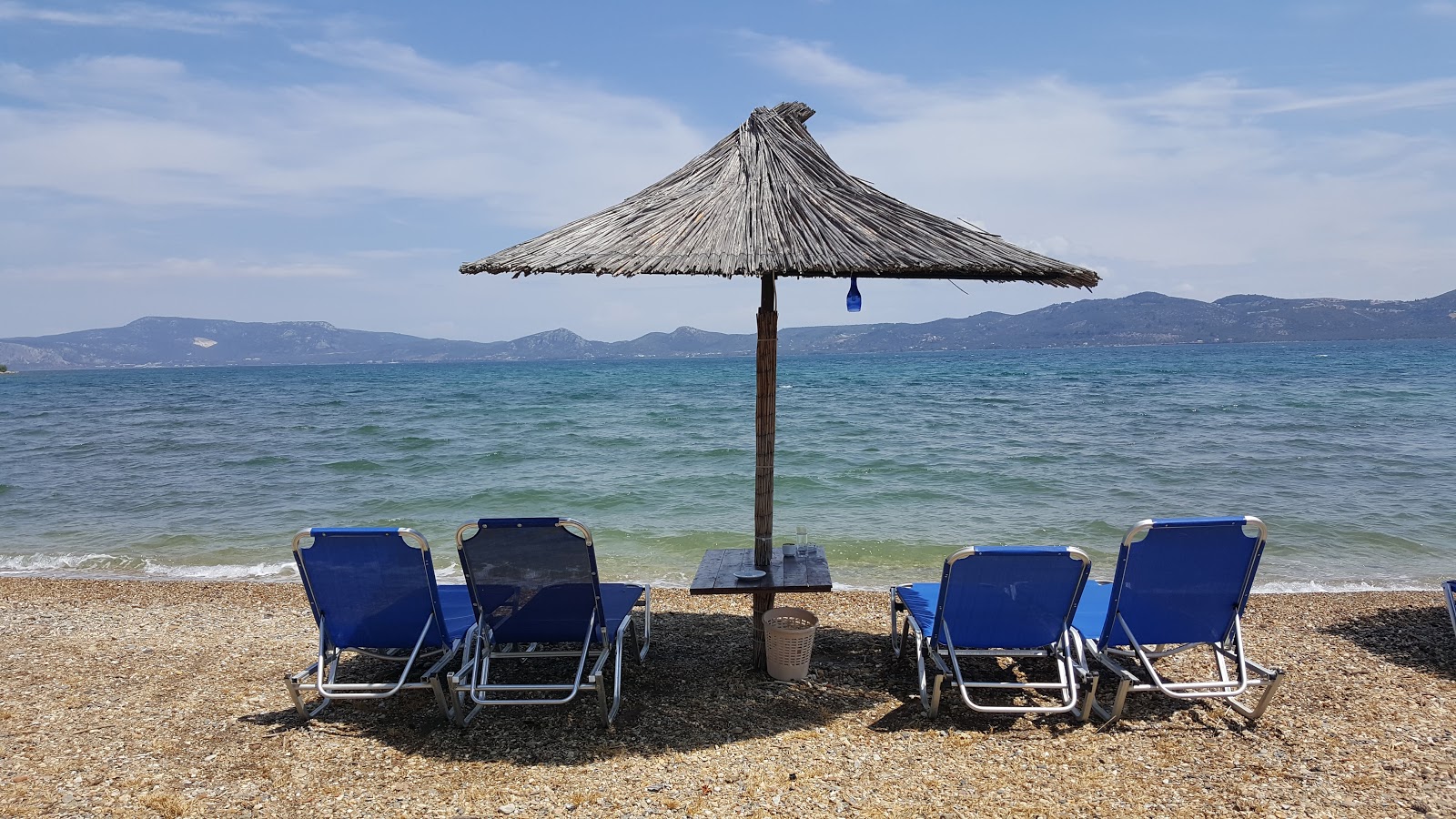 Photo de Mitilinis-Skopelou VII avec plage sans baie