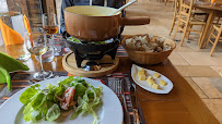 Raclette du Restaurant Le Hameau du Fromage à Cléron - n°2