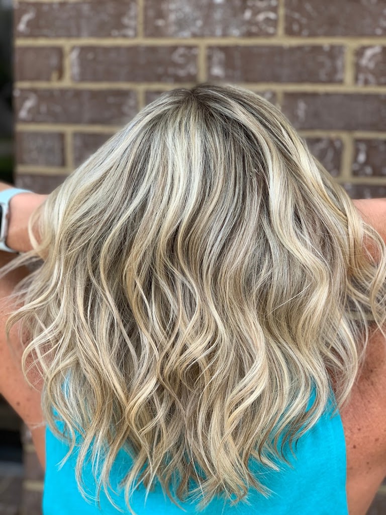 Evanlution Salon Frankfort, KY 40601 Services and Reviews