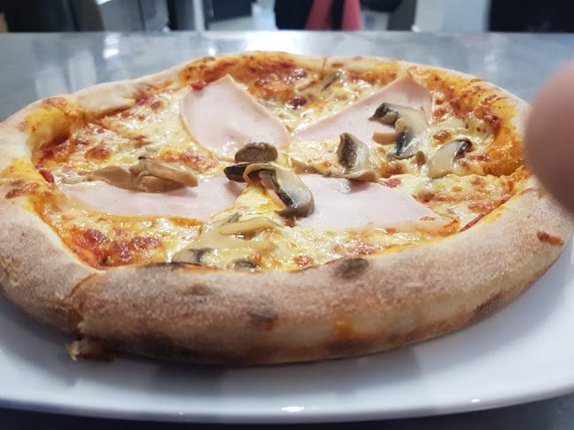 Bor & Bazsalikom Pizzeria, Étterem; Sárospatak - Pizza