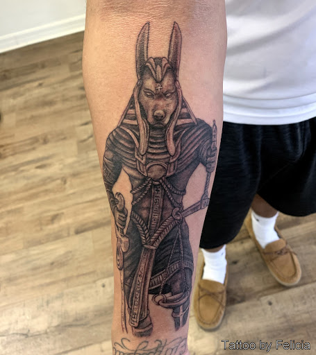 Explore henna tattoo ideas for guys, creative tattoo ideas in Fort Myers, available at Tiger Lotus Tattoo and Piercing