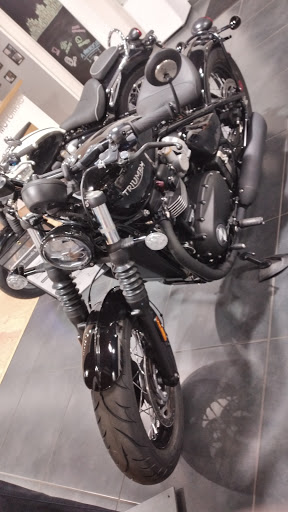 BMW Motorcycle Dealer «BMW Motorcycles of Burbank», reviews and photos, 2913 N Ontario St, Burbank, CA 91504, USA