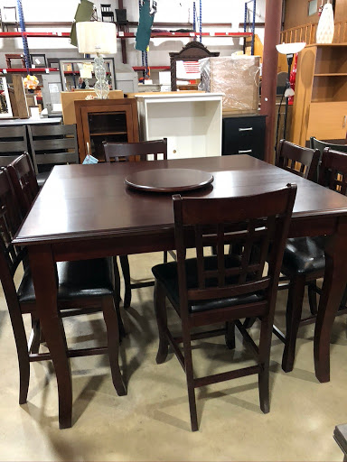 Flea Market «Springfield Flea Market & Gifts», reviews and photos, 1325 E Trafficway St, Springfield, MO 65802, USA